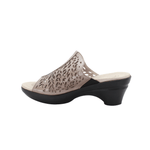 DROMEDARIS Sample Sale - Group D - Mid Heel