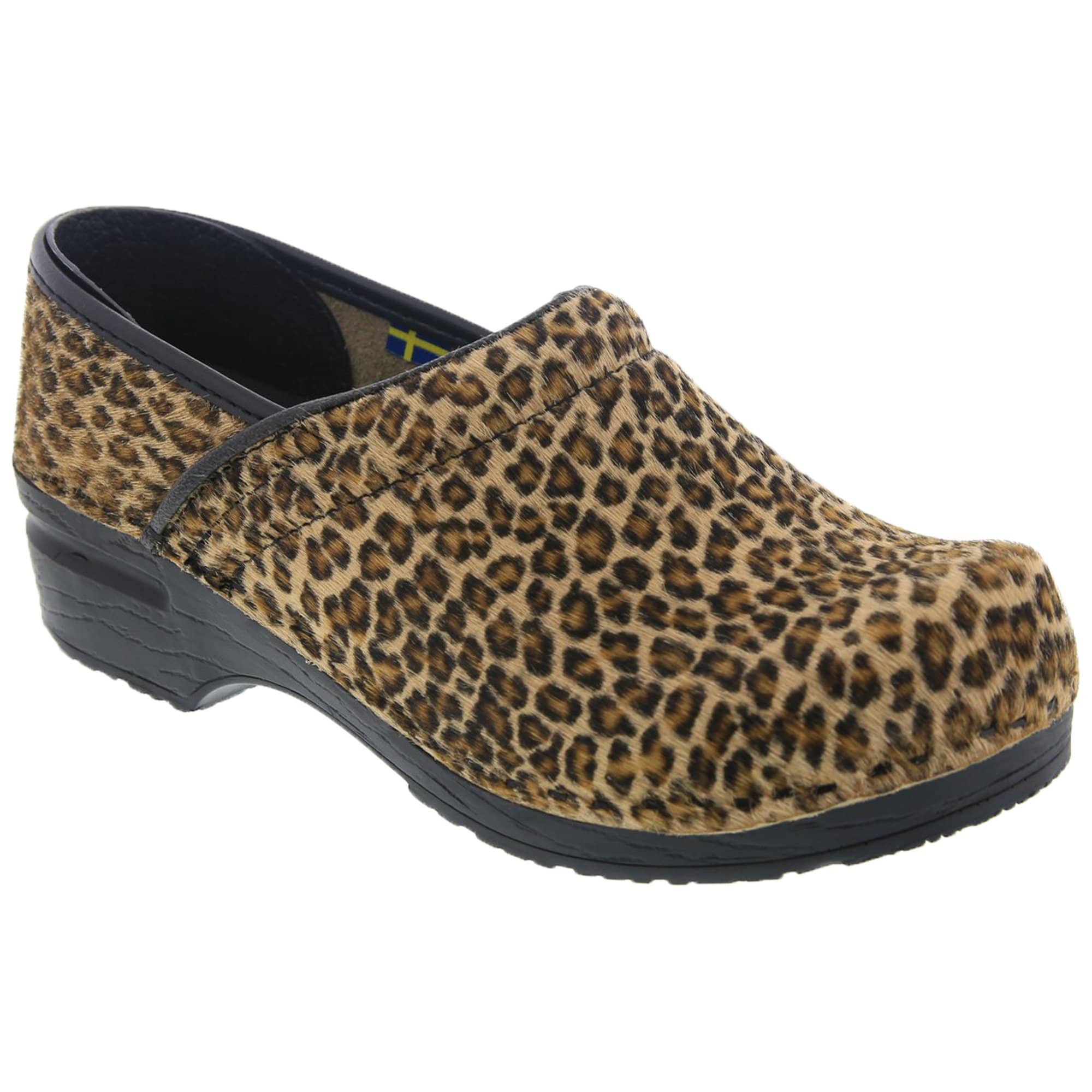 Animal hot sale print clogs